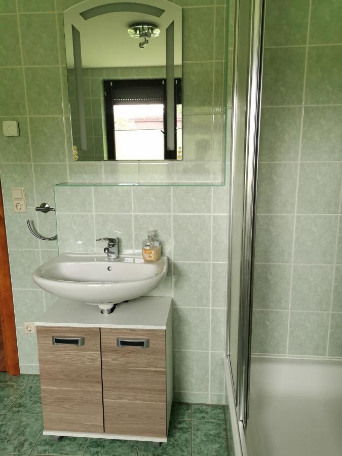 Monteur- Und Ferienwohnung In Hainichen - Obergeschoss Oder Dachgeschoss - Familie Weber Bockendorf Eksteriør bilde