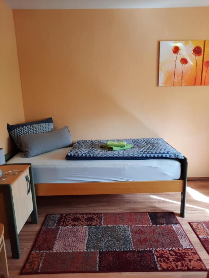Monteur- Und Ferienwohnung In Hainichen - Obergeschoss Oder Dachgeschoss - Familie Weber Bockendorf Eksteriør bilde